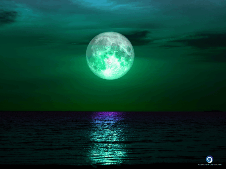 Ein leuchtender Mond über dem Meer. Blogbeitrag von Kerstin Schuster „Deine Seele bewertet nicht“, Adventure Of Life Coaching, Christin Bach